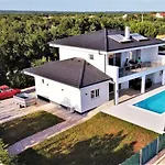 Hedonistra Apartman *