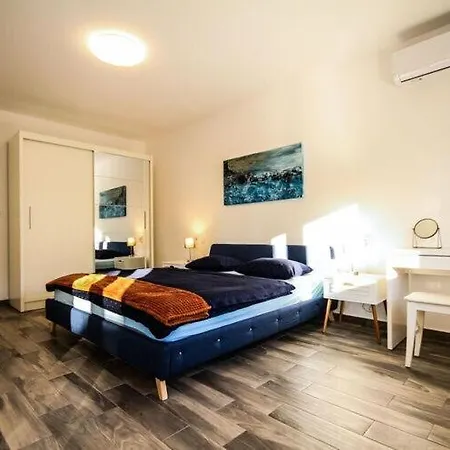 Hedonistra Apartment Mednjan