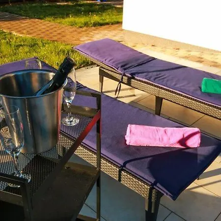 Hedonistra Apartment