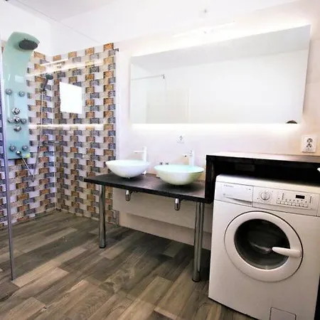 Hedonistra Apartment *
