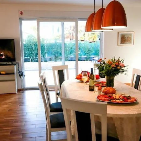 Hedonistra Apartman Mednjan