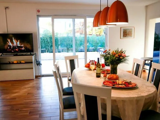 Hedonistra Apartman Mednjan